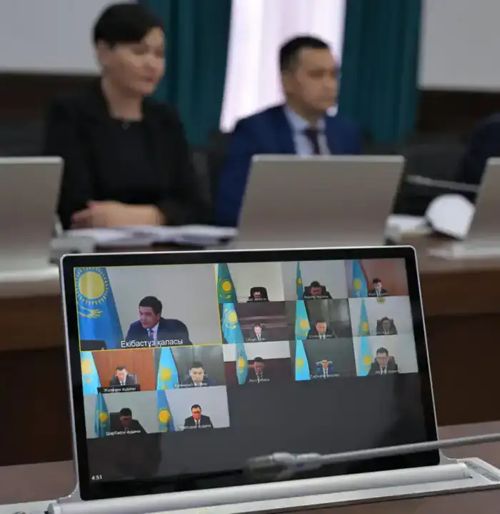 Аким области Асаин Байханов провел совещание по вопросам реализации проектов нового строительства, реконструкций и капитальных ремонтов (6)