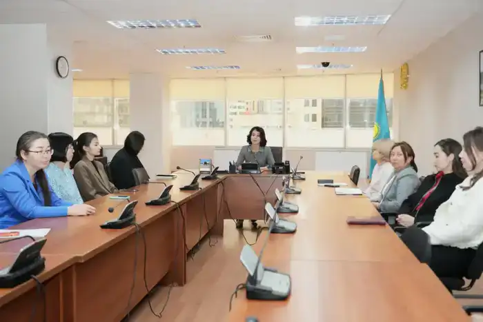 В Министерстве транспорта прошел круглый стол на тему «Женщины —основа развития страны и семейных ценностей» (4)