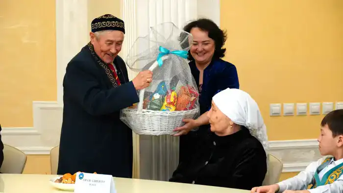 Ко дню шанырака посвятили мероприятие «Отбасы - тәрбиенің алтын бесігі» в доме дружбы (2)