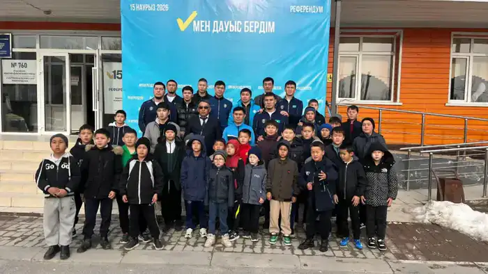 Боксеры Казахстана: голосуем на ринге референдума!