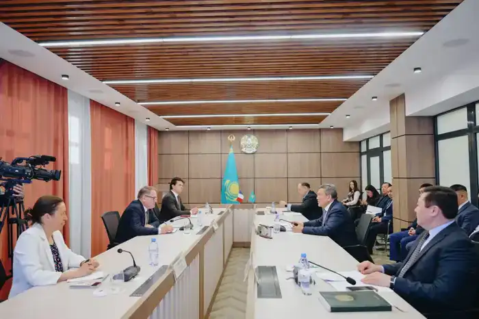 Аким Северо-Казахстанской области встретился с делегацией Франции (2)