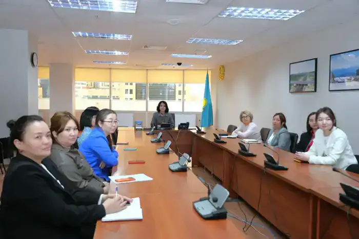 В Министерстве транспорта прошел круглый стол на тему «Женщины —основа развития страны и семейных ценностей» (5)