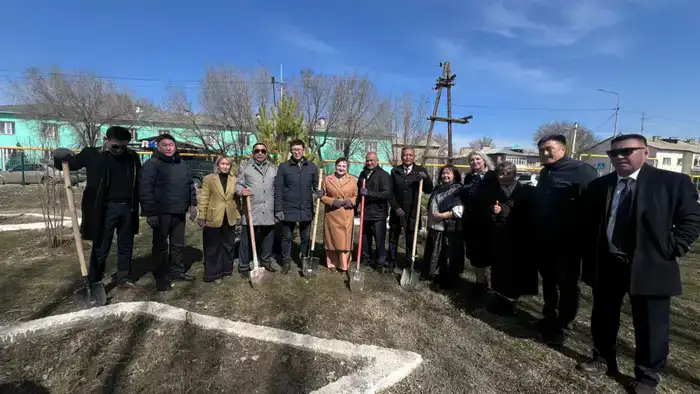 Экологическая акция в Алатау: объединение жителей и властей для создания будущего через посадку деревьев
