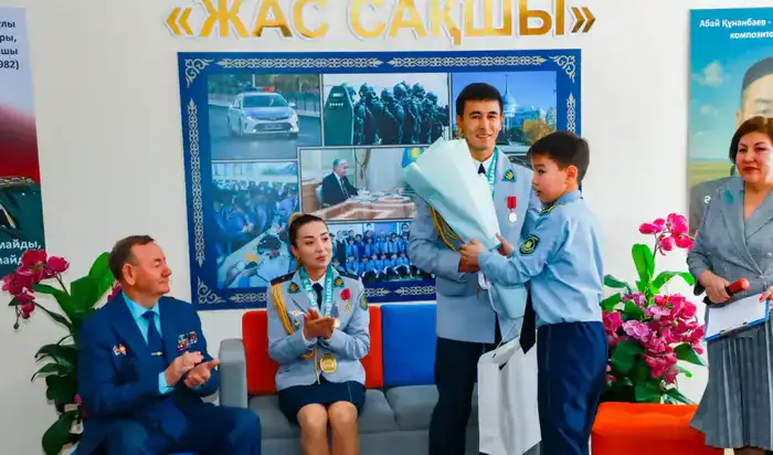 «Закон и порядок»: урок мужества для столичных школьников провели победители UAE SWAT Challenge (5)