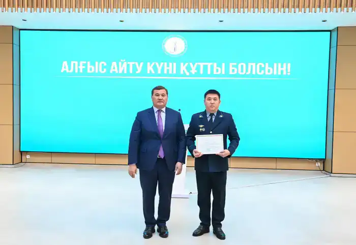 Глава региона наградил работников ряда сфер в честь Дня благодарности (4)