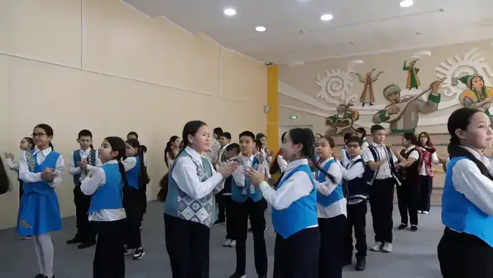 20 тысяч школьников Павлодарской области исполнили танец «Қара жорға» (4)