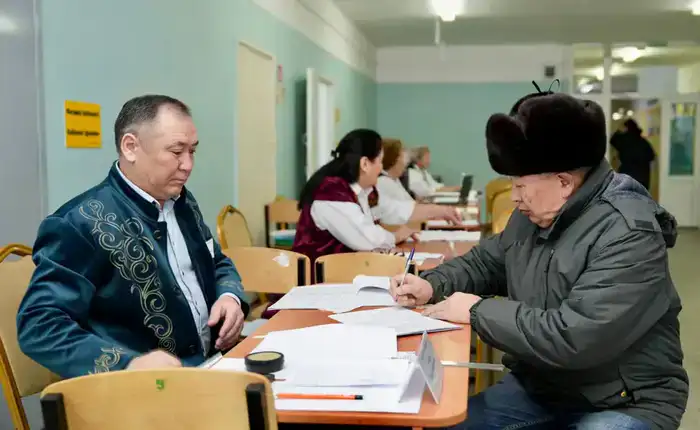 Аким ВКО сделал свой выбор на референдуме (6)