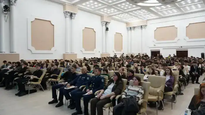 500 студентов обсудили безопасность в ВКО