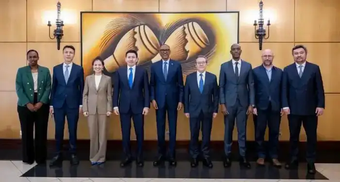 Посол Казахстана в Руанде вручил верительные грамоты Президенту Руанды (3)