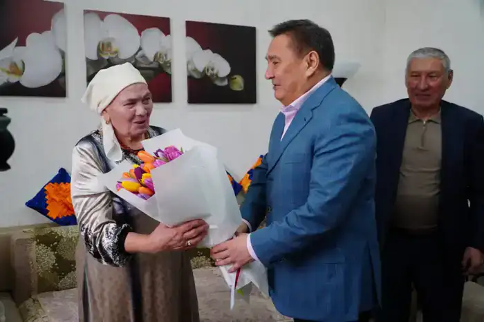 Поздравления с 8 Марта получили ветераны г. Кокшетау (2)