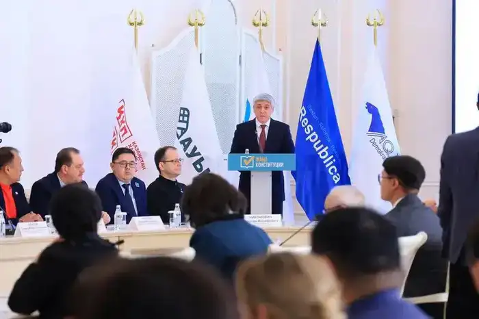 В Караганде обсудили роль регионов в новой Конституции Казахстана (2)