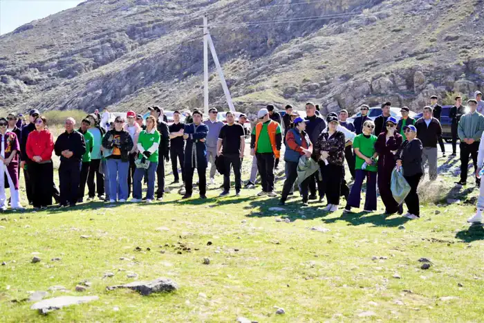 ТУРКЕСТАН: В КЕНТАУ В РАМКАХ ЭКОАКЦИИ «МӨЛДІР БҰЛАҚ» РАСЧИЩЕНЫ РОДНИКИ В ХАНТАГИ (3)