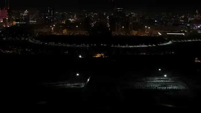 Более 50 объектов столицы поддержали акцию «Час Земли» и отключили подсветку (7)