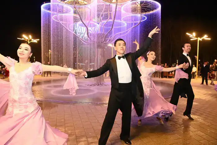 Депутаты Парламента посетили обновленный Президентский парк в Кызылорде (2)