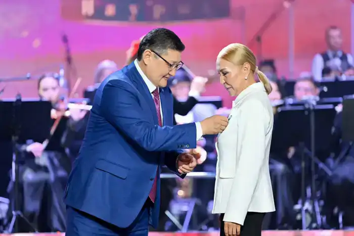 В Семее состоялось торжественное мероприятие, посвященное 8 Марта (10)