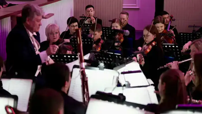 В Восточно-Казахстанском театре драмы и оперетты состоялась премьера спектакля «Ангел в тюбетейке» с национальным колоритом и современными художественными решениями.