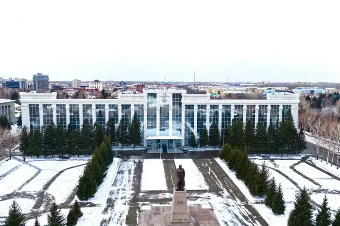 Присоединяйтесь к заседанию: онлайн или в зале?