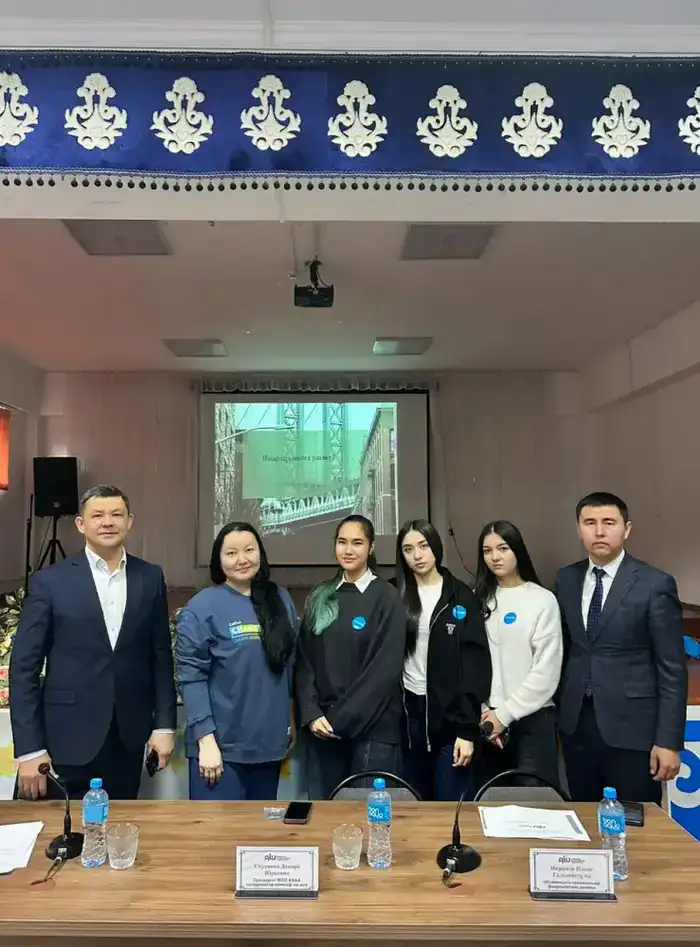 Молодёжь поддерживает экологию: в Шымкенте продолжается акция «Таза Қазақстан» (5)