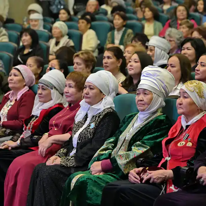 Женщин Павлодарской области наградили в канун 8 Марта