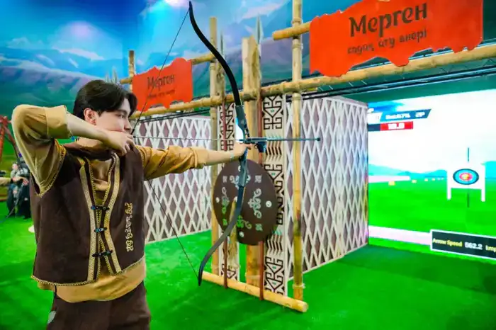 Наурыз в Астане: традиции vs робот-вратарь!