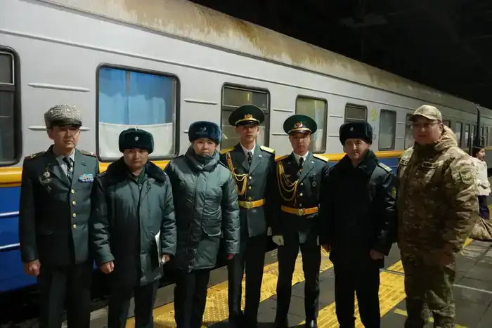 Первые солдаты прошлогоднего весеннего призыва вернулись в столицу после службы в армии (2)