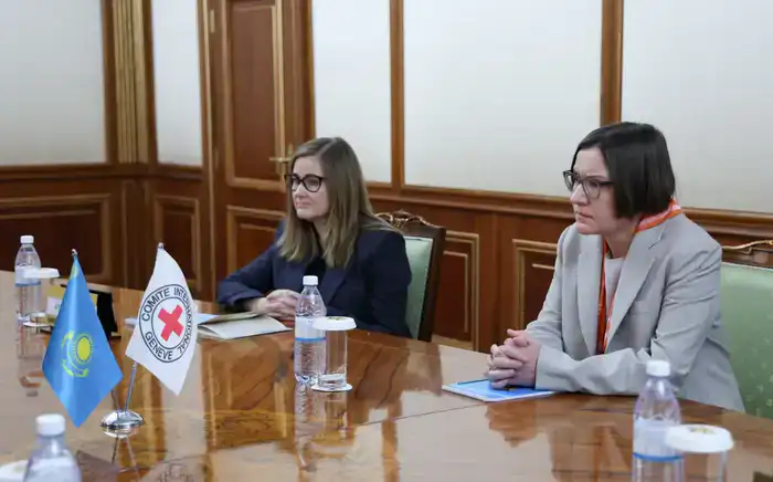 Министр обороны Казахстана обсудил с президентом МККК сотрудничество в сфере международного гуманитарного права (3)