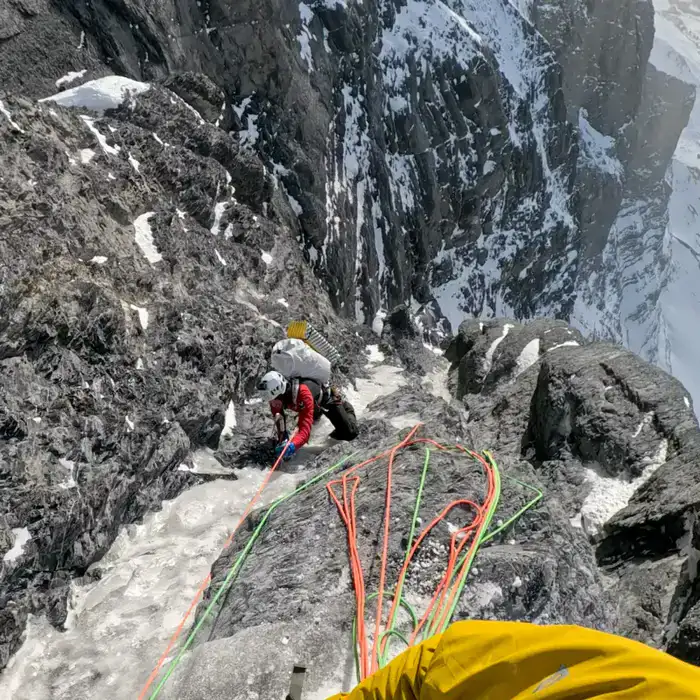 Впервые в истории: казахстанские альпинисты прошли «Стену смерти» — северную стену Эйгера в Альпах (4)
