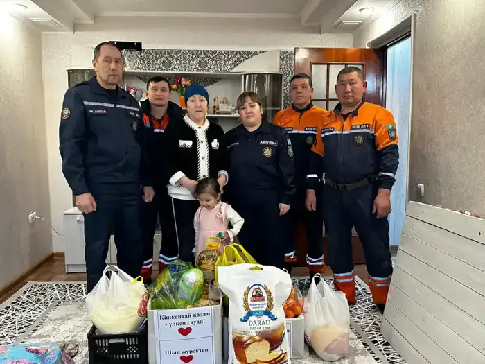 Наурызнама: Спасатели МЧС проводят акции помощи в День милосердия