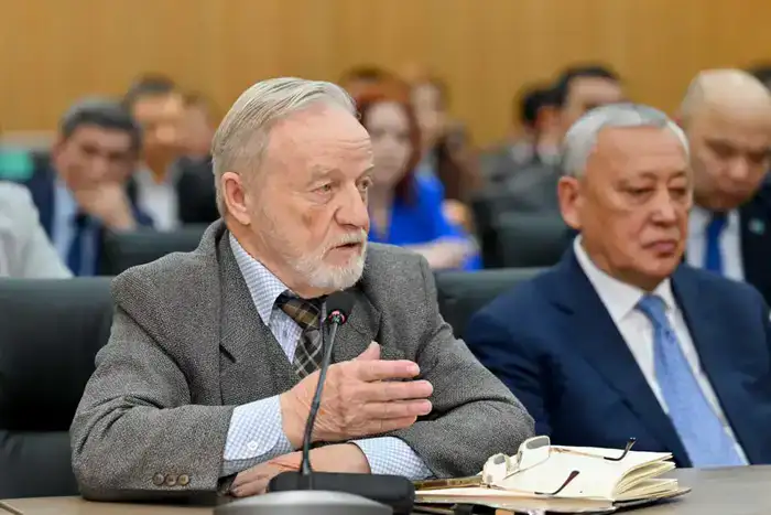 Члены общественного совета области Абай выразили поддержку новой Конституции (9)