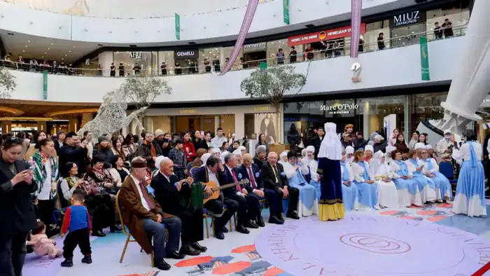 Конкурс дизайнеров в Астане: влияние на популяризацию национальной одежды и развитие молодежного творчества