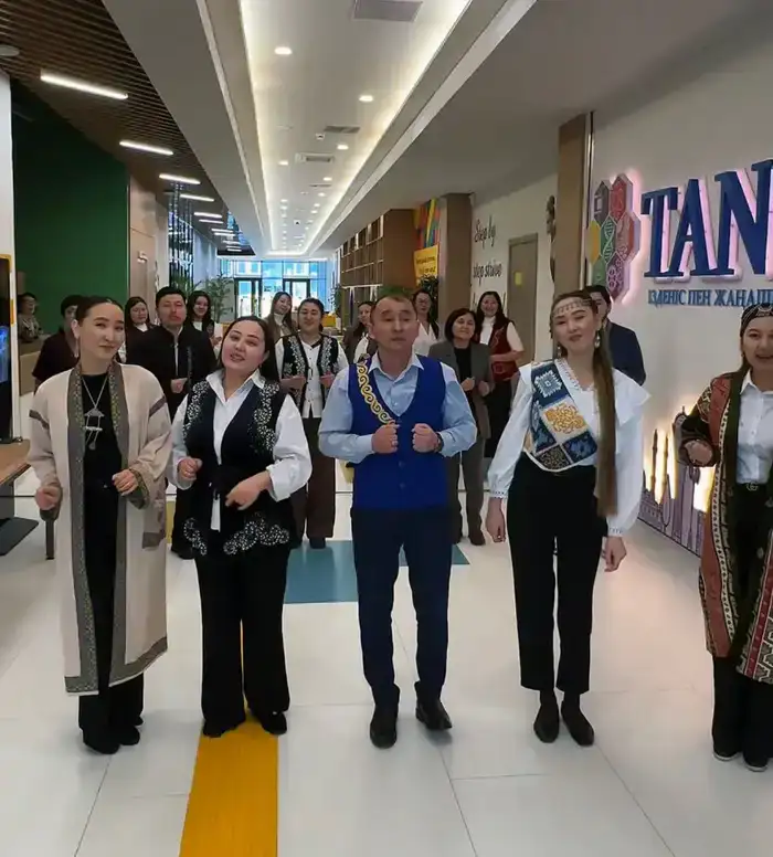 Тренд педагогов Астаны в честь Дня благодарности