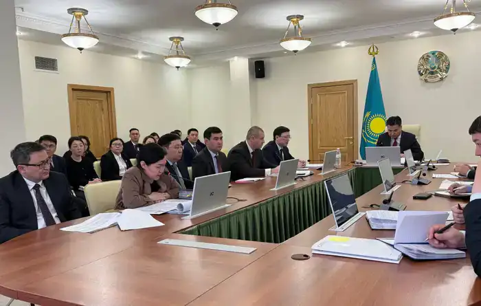 В Минтруда обсудили вопросы назначения спецвыплат работникам вредных производств и планы развития Государственной аннуитетной компании (3)