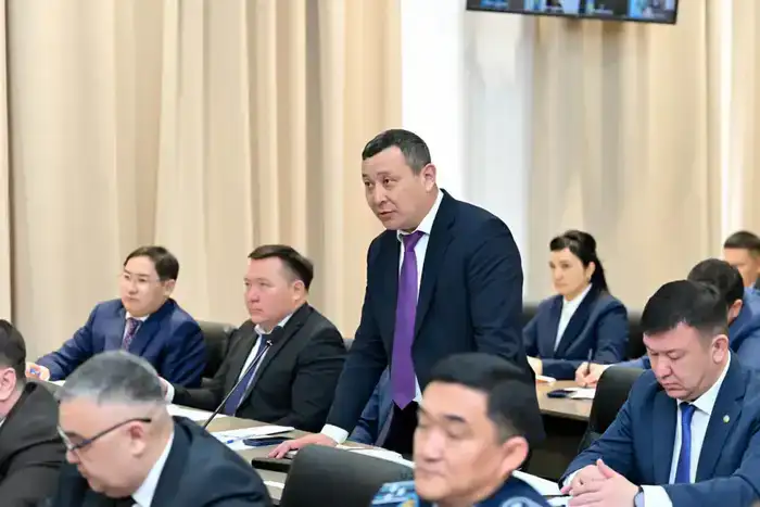 В области Абай обсудили меры по предотвращению паводков (10)