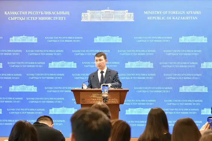 Брифинг Официального представителя МИД РК Ерлана Жетыбаева (4)