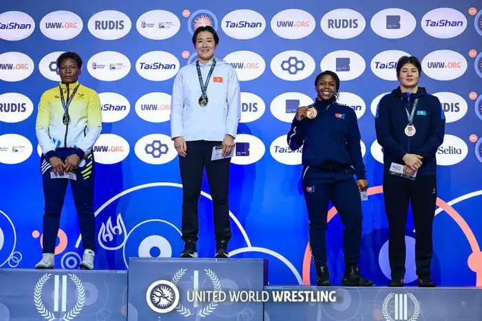Столичная девушка-борец завоевала бронзовую медаль на мировом турнире (4)