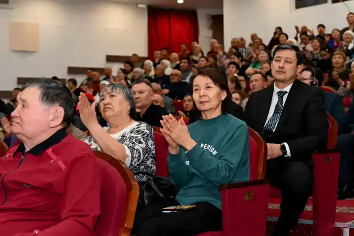 В Семее проходит республиканский командный айтыс (4)