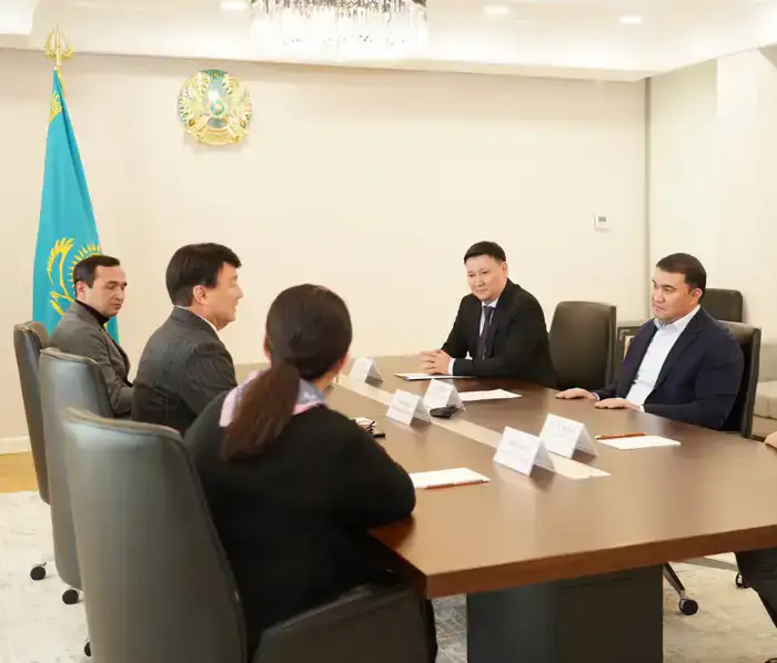 Аким Туркестанской области обсудил с международными культурными деятелями развитие искусства и поддержку молодых талантов