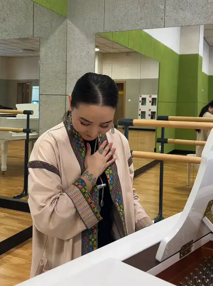 Столичные педагоги запустили новый тренд в честь Дня благодарности (2)