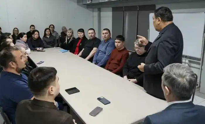 В ОБЛАСТИ АБАЙ ОБСУДИЛИ ПРОЕКТ НОВОЙ КОНСТИТУЦИИ С КОЛЛЕКТИВОМ ТОО «ARAI EAST FOOD» (7)