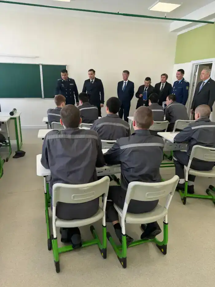 Артур Ластаев посетил учреждение для несовершеннолетних в Алматы (6)