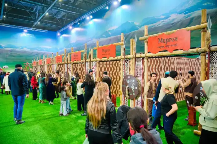 AI Sport и робот-вратарь: как технологии оживили Наурыз в столице (5)