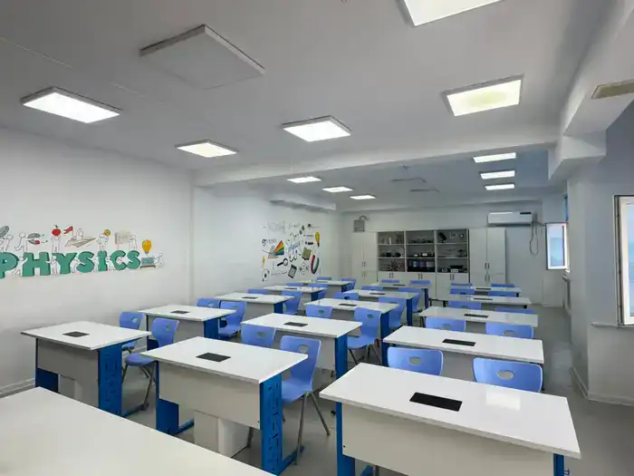 Почти 89 тысяч ученических мест введено за счет средств, изъятых у коррупционеров (5)