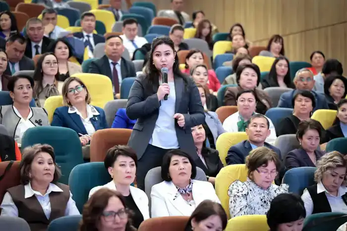 Министр просвещения РК Жулдыз Сулейменова обсудила стратегию развития проекта «Келешек мектептері» с директорами