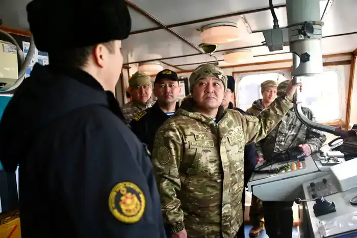 Начальник Генерального штаба проверил боеготовность кораблей Военно-морских сил (4)