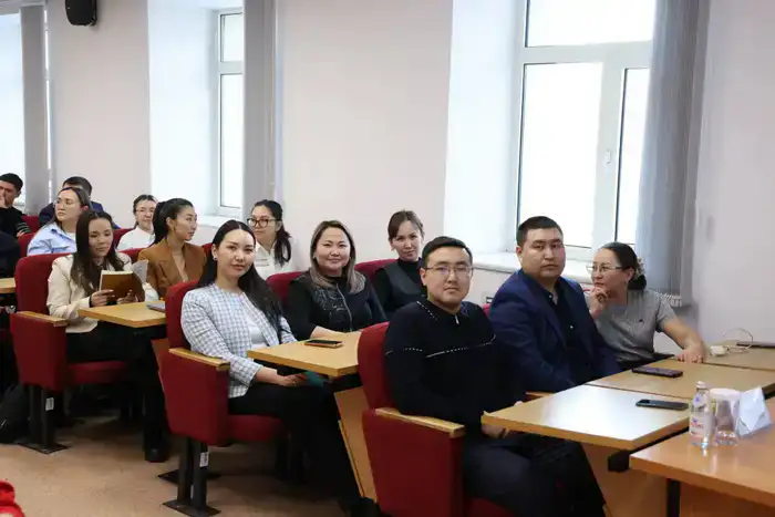 В Академии правосудия при Высшем Судебном Совете прошла гостевая лекция профессора Международного университета Астана, доктора юридических наук, члена Комиссии по Конституционной реформе Исидора Шамиловича Борчашвили (6)