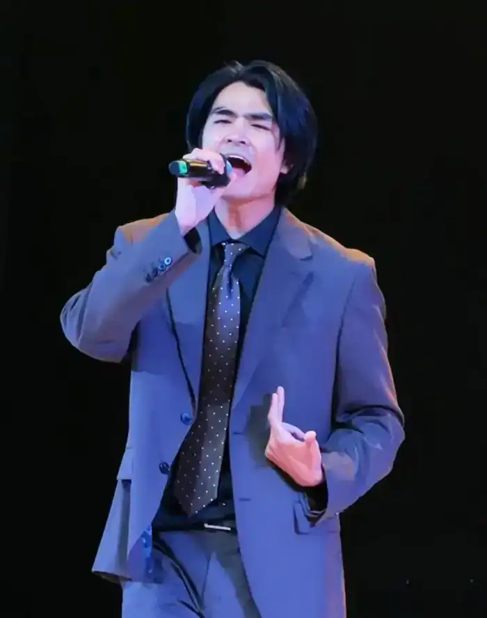 Актюбинцы выразили уважение, встав во время исполнения песни «Әлия» (4)