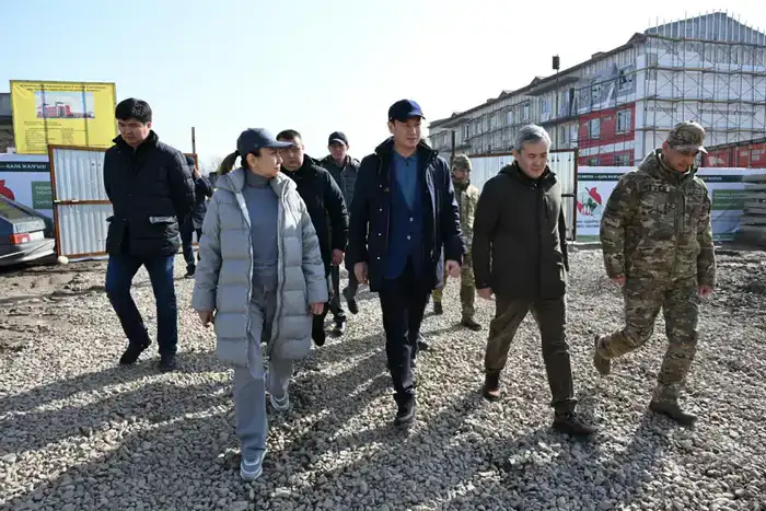 Аким Алматы проверил ход модернизации больницы №7 и строительство новых объектов (7)