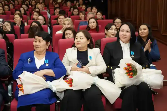 8 марта – праздник весны!