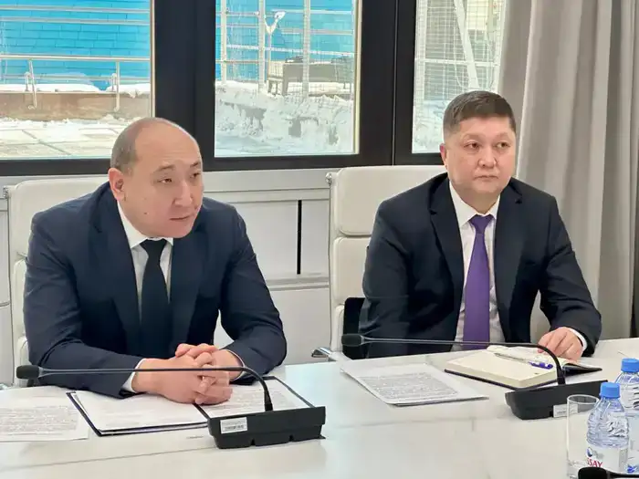 Руководитель аппарата Министерства финансов Эрнар Ержанов провел прием граждан (3)