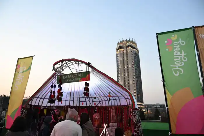 Праздник весны в сердце Алматы: концерт и ремесленная ярмарка на площади Абая (4)